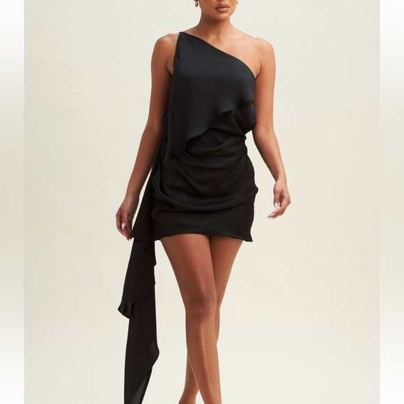 NWOT Kourtney Black One Shoulder Mini Dress silky - Picture 1 of 3